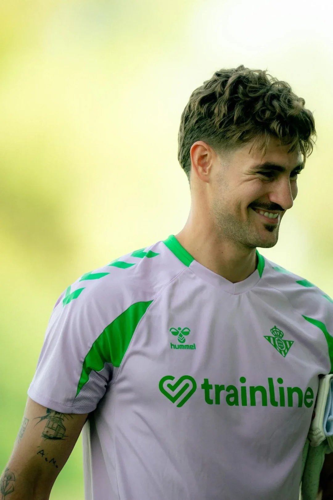 Camiseta Manga Corta Entrenamiento Adulto Malva Real Betis 26/27