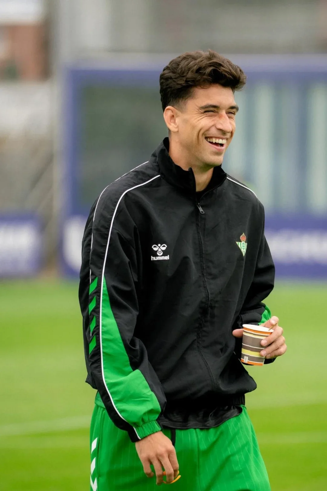 Chaqueta Viaje Adulto Negra Real Betis 26/27