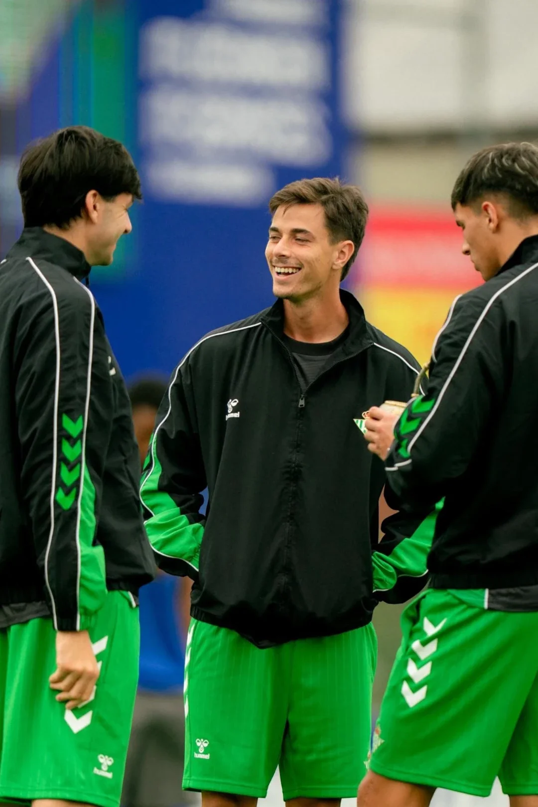 Chaqueta Viaje Adulto Negra Real Betis 26/27