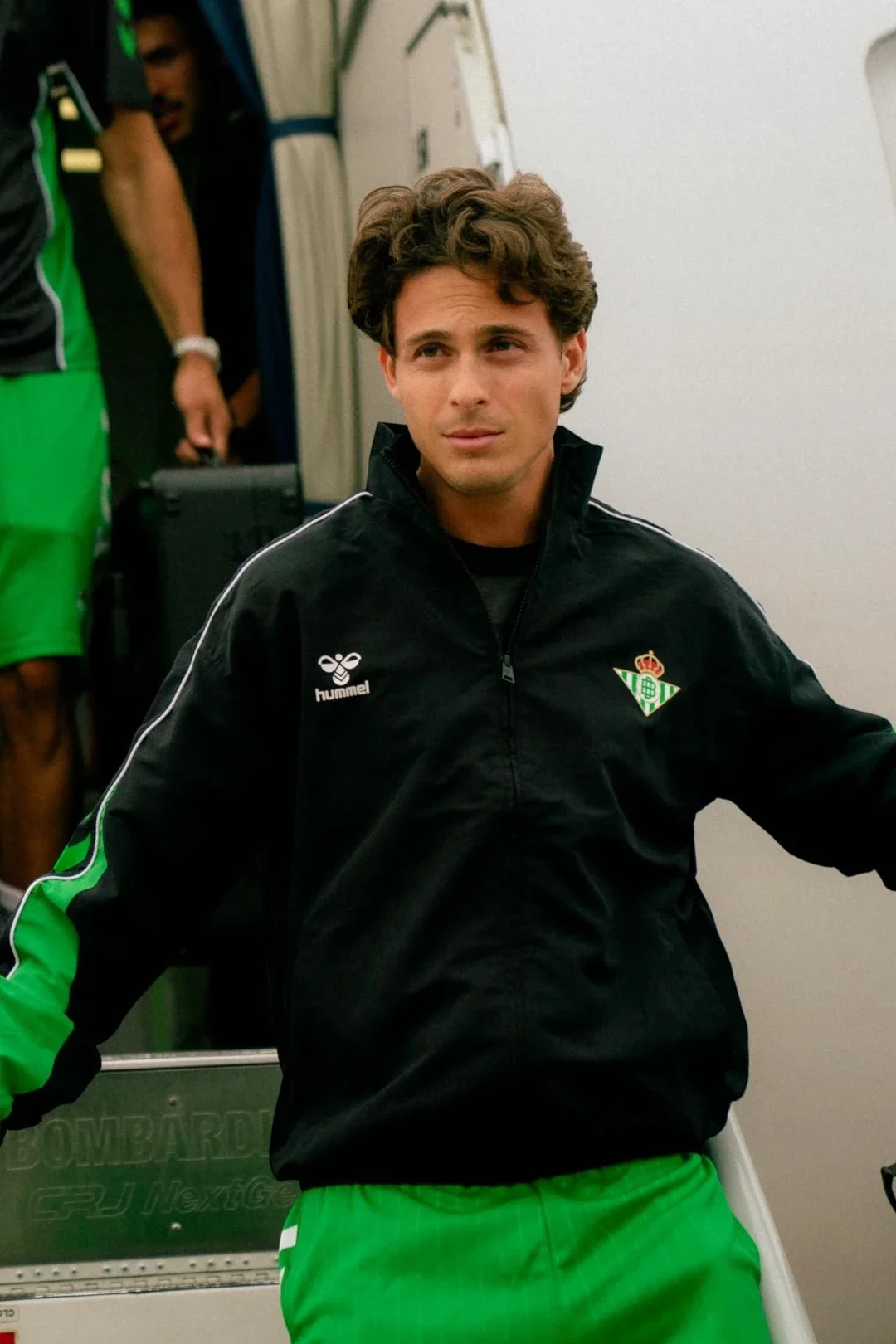 Chaqueta Viaje Adulto Negra Real Betis 26/27