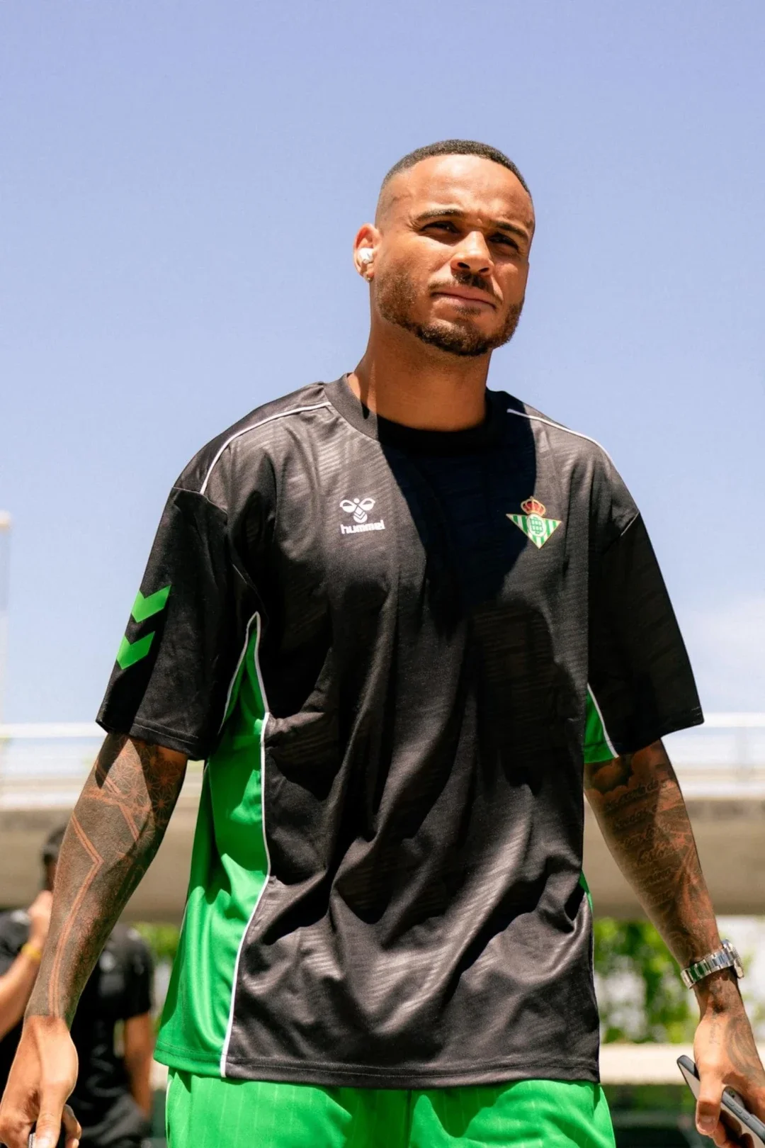 Camiseta Casual Viaje Adulto Negra Manga Corta Real Betis 26/27