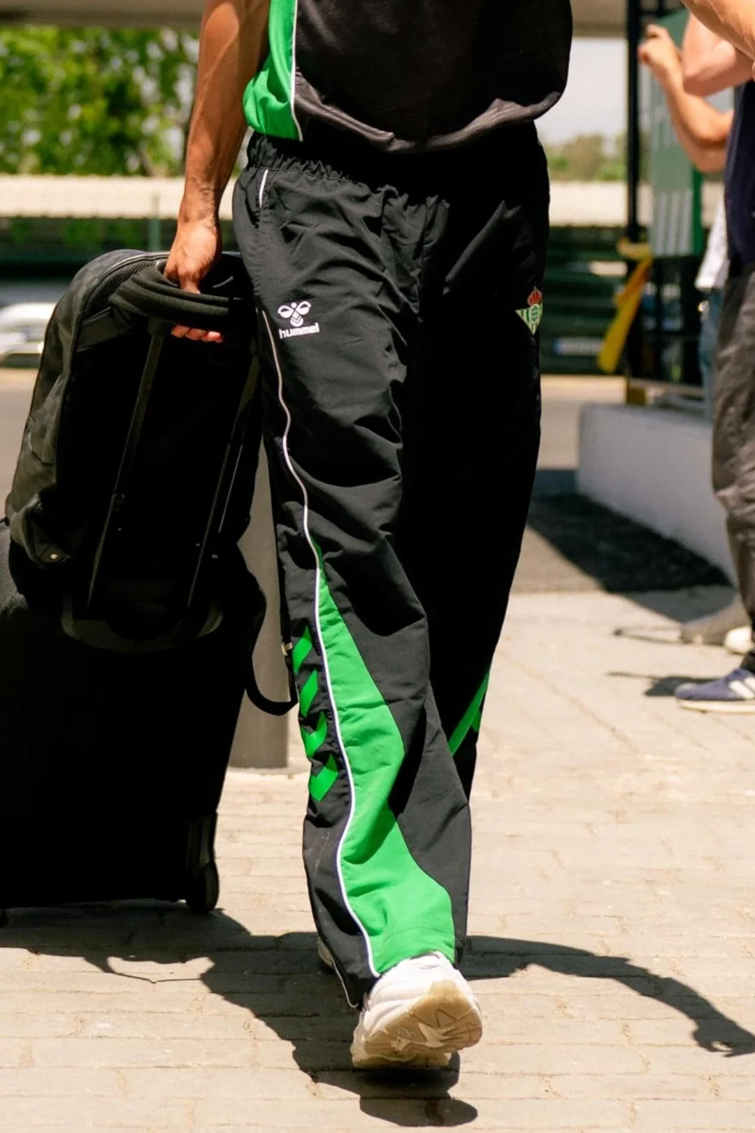 Pantalón Largo Casual Viaje Adulto Negro Real Betis 26/27