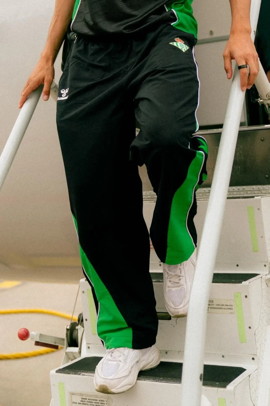 Pantalón Largo Casual Viaje Adulto Negro Real Betis 26/27